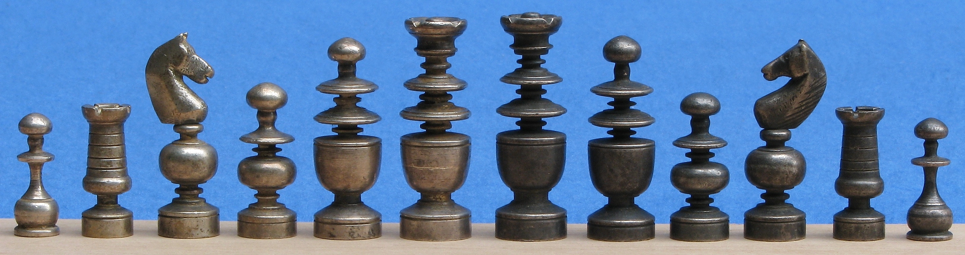 does anyone know this French Regence set - Chess Forums 