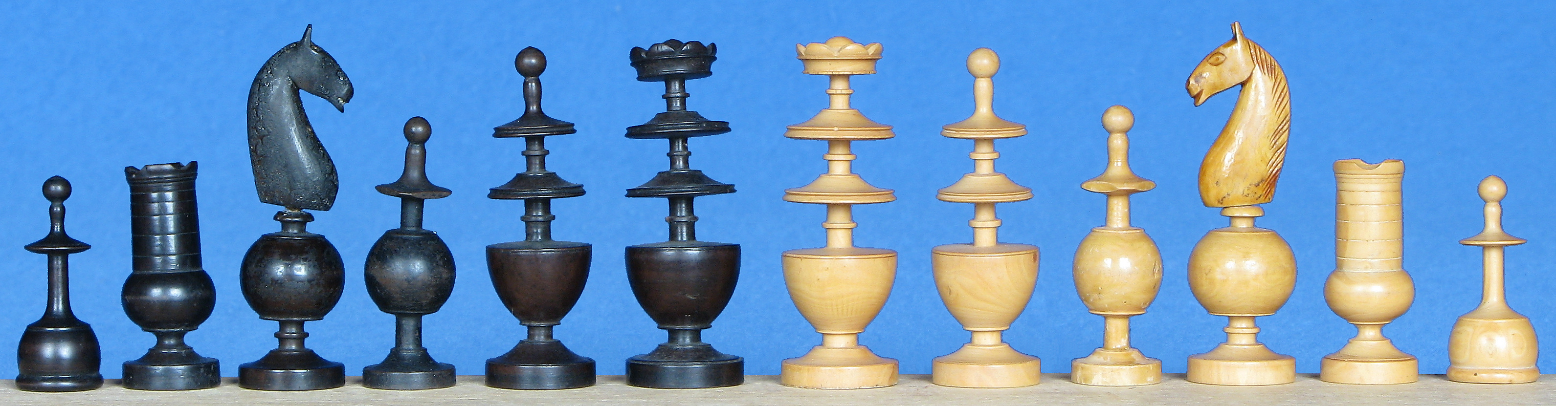 French Regѐnce Antique Chessmen - www.ChessAntique.com